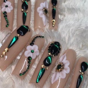 Emerald press ons