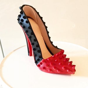 Fondant shoe cake topper for fashion cake decorations