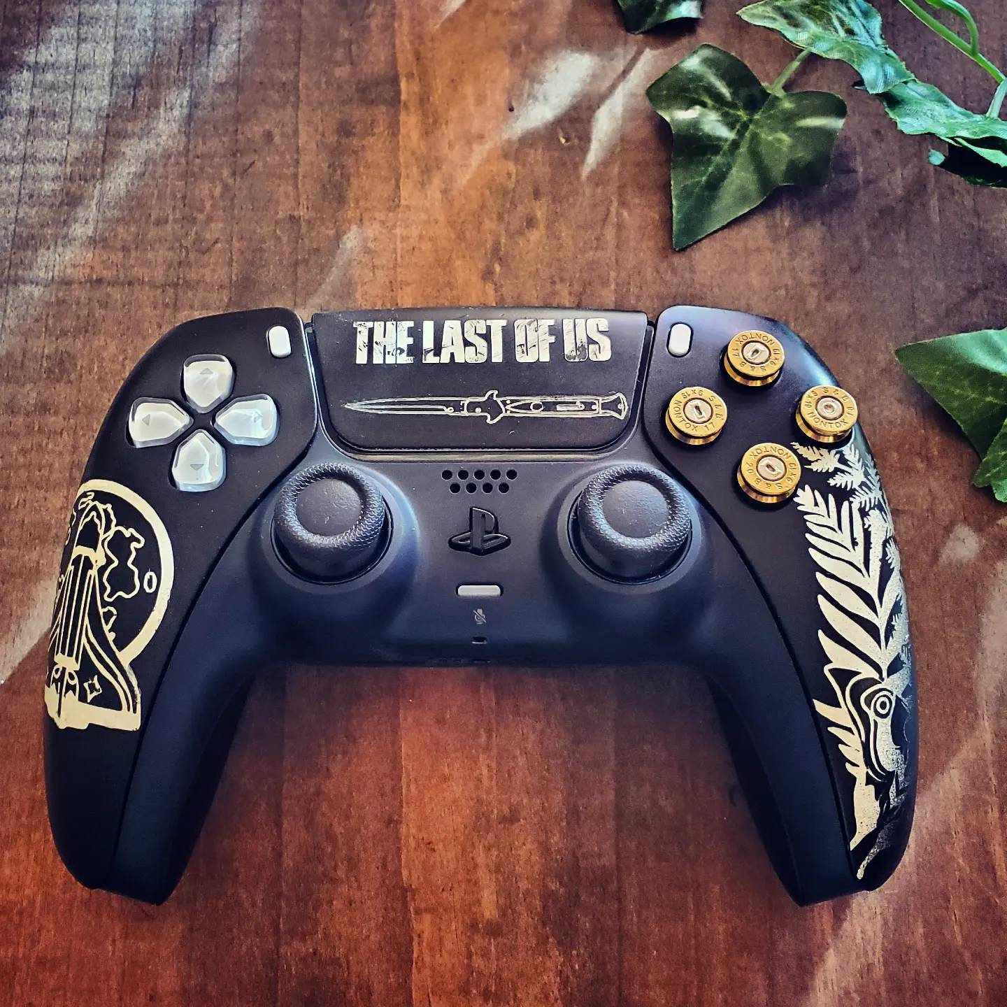 The Last of Us Themed PS5 Custom Dualsense Controller - www ...
