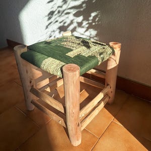 Sgabello marocchino in legno e corda fatto a mano - Seduta boho in paglia intrecciata naturale