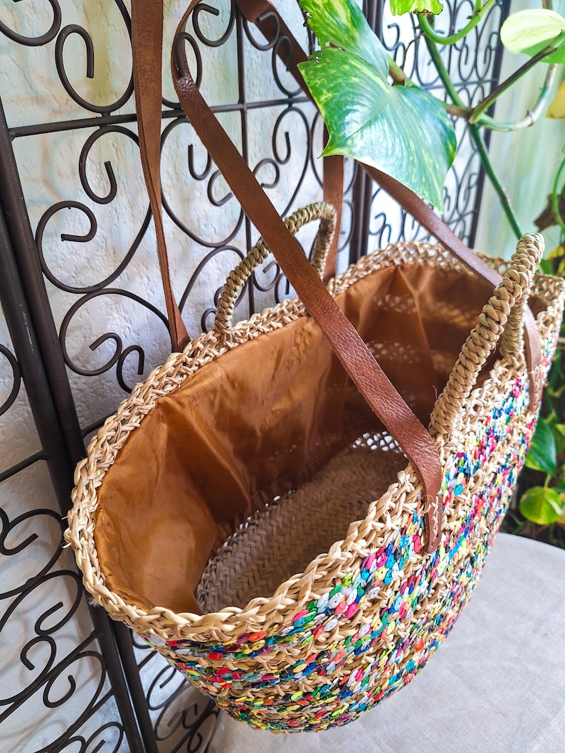 Sac cabas en paille brodé de sequins