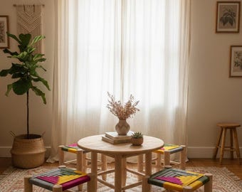 Tabouret artisanal marocain en bois et corde colorée