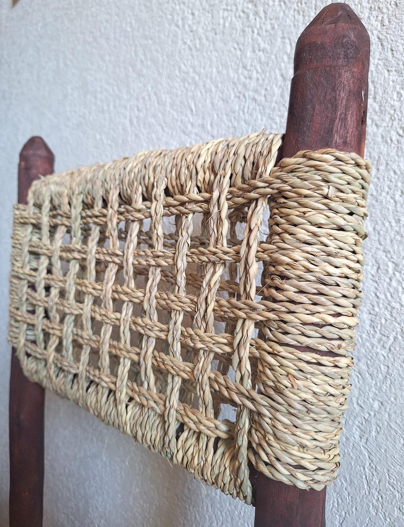 Chaise Artisanale Bois Foncé