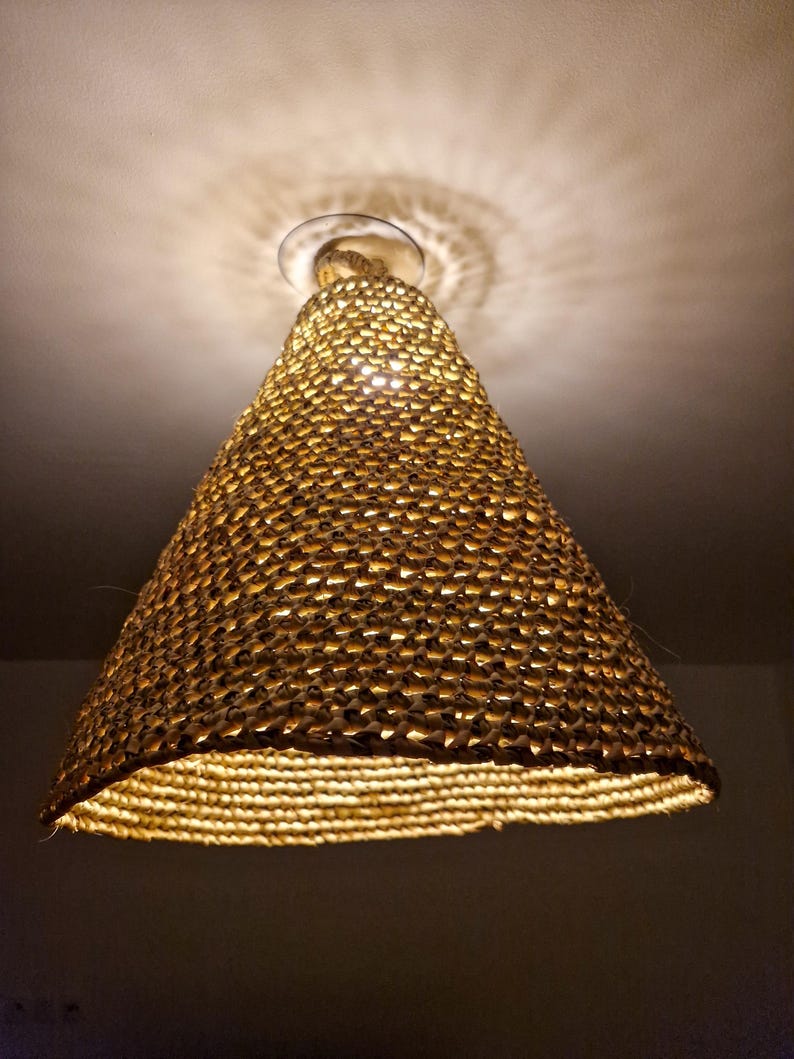 Suspension Conique Feuille de Palmier - Abat-jour Artisanal Naturel - Luminaire Bohème Fait Main