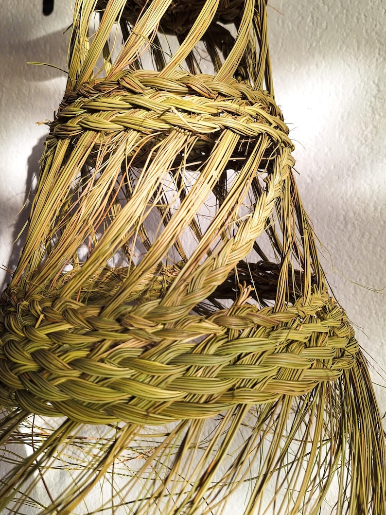 Suspension conique ajourée en paille – Abat-jour naturel tressé en feuille de palmier
