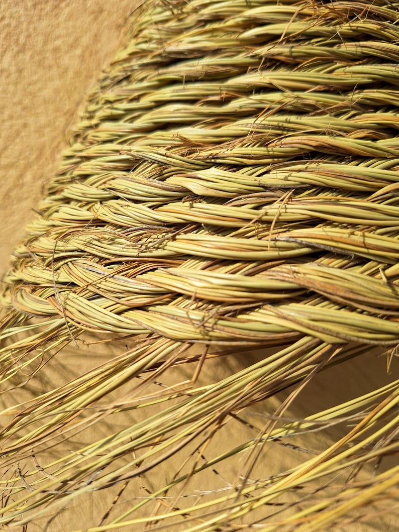Suspension conique en paille tressée