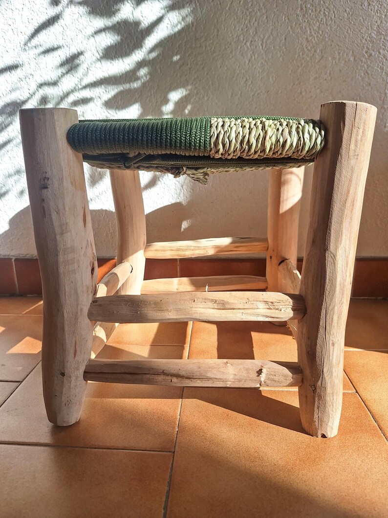 Tabouret marocain artisanal en bois et corde