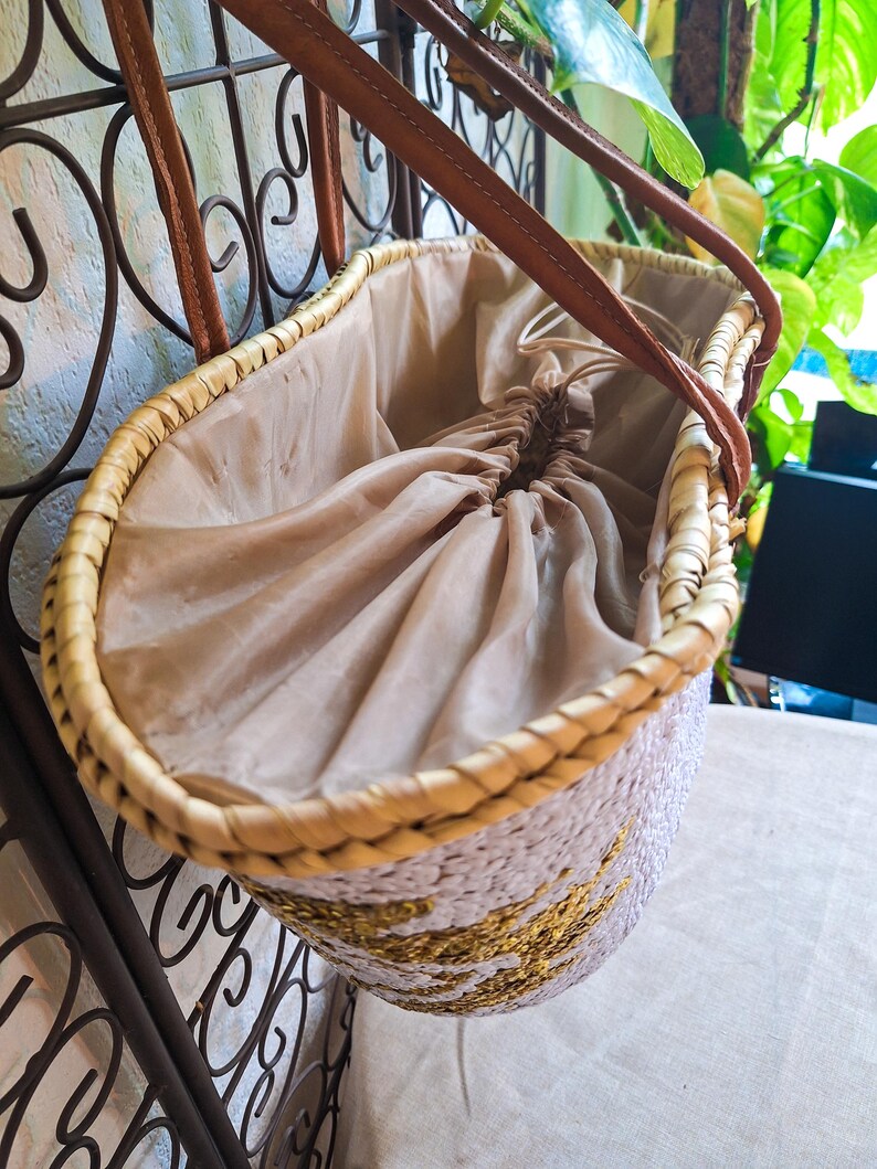Sac cabas en paille brodé doré et blanc