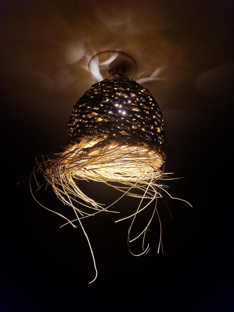 Suspension nid d'abeille en feuille de palmier