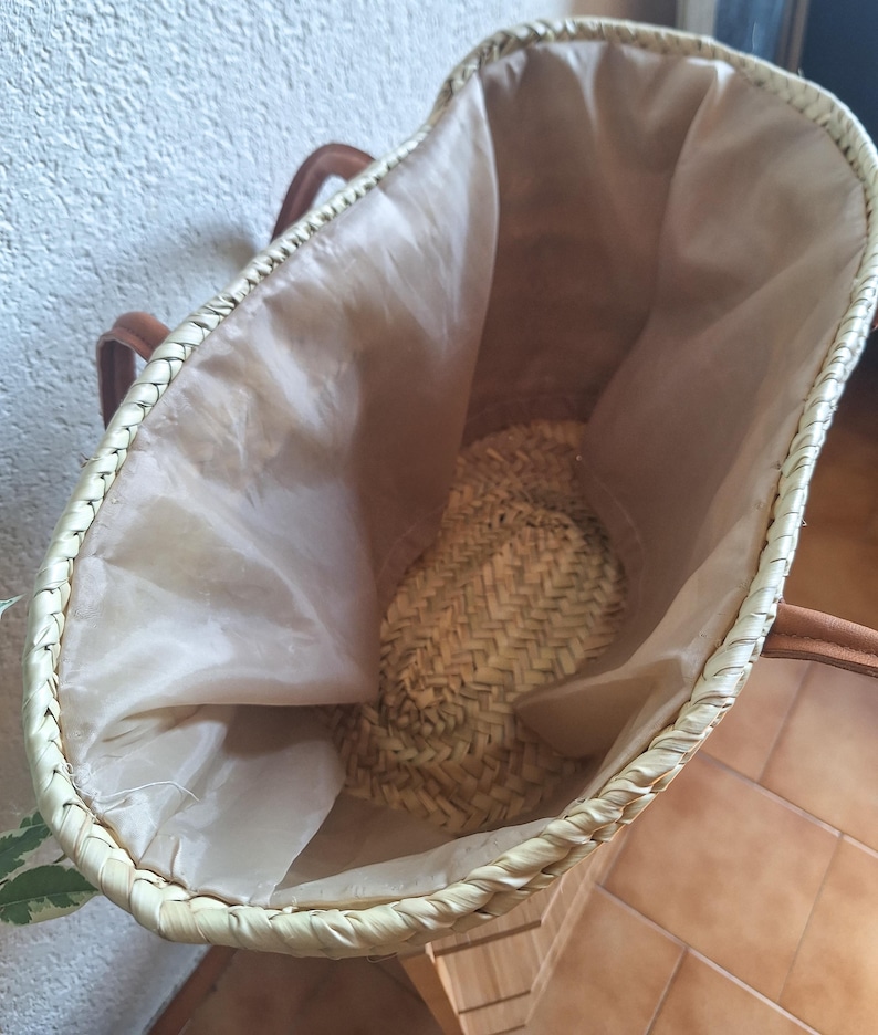 Panier cabas en paille tressée avec anses en cuir