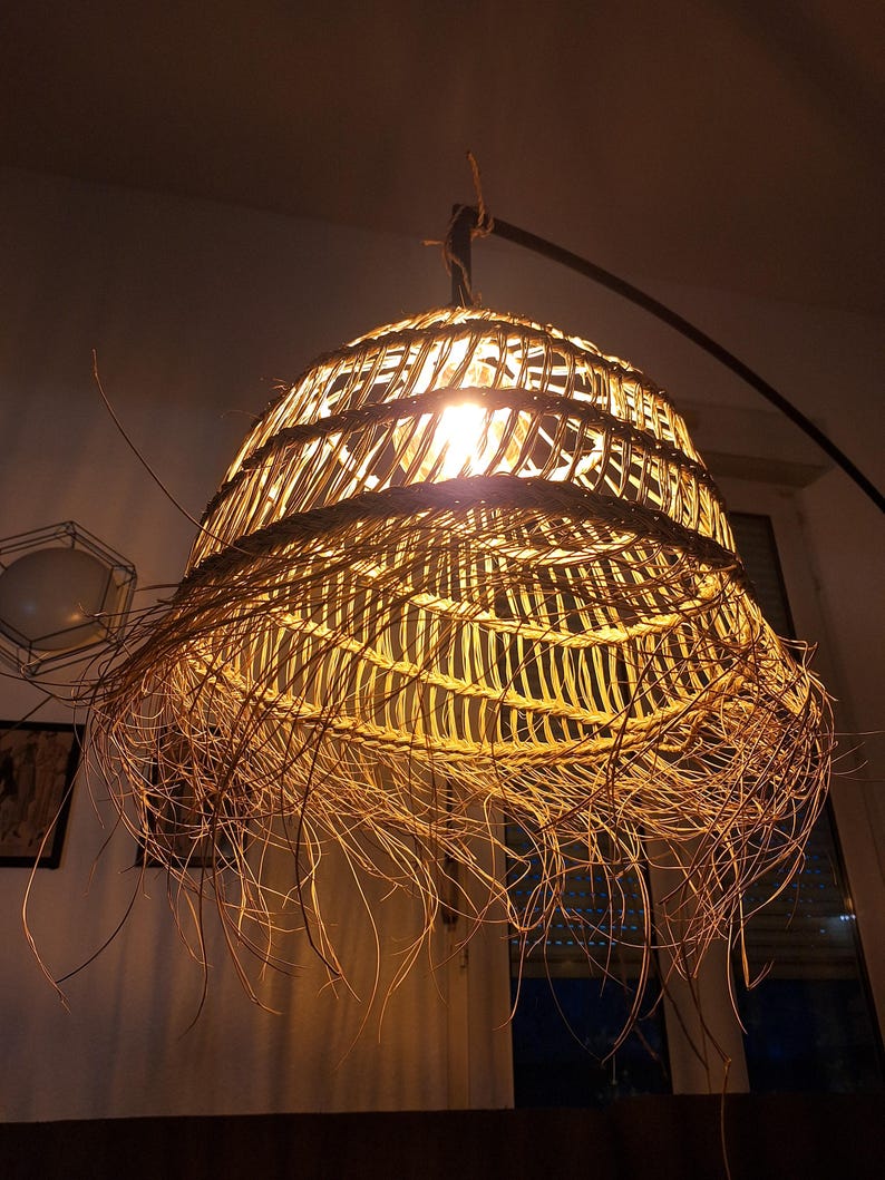 Suspension bohème en feuilles de palmier