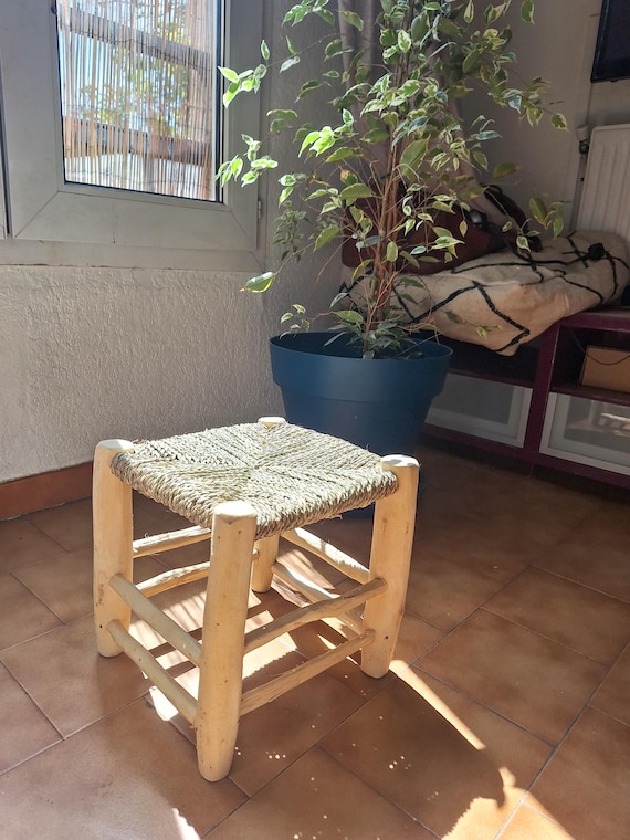 Tabouret Artisanal en Bois et Feuille de Palmier - Fait Main au Maroc - Siège d'Appoint Bohème & Rustique