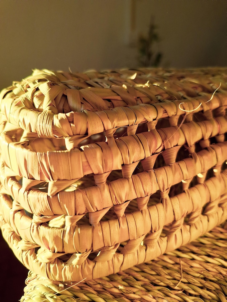 Panier tressé à la main en feuilles de palmier