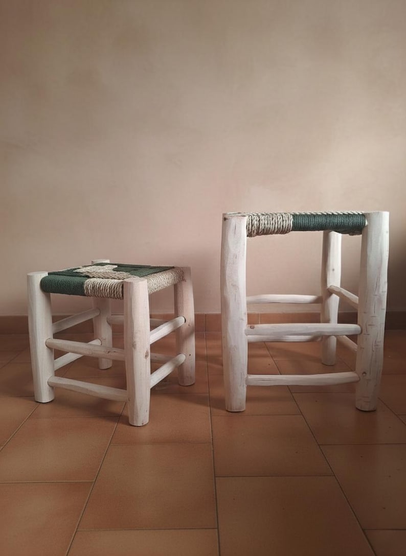 Tabouret marocain artisanal en bois et corde