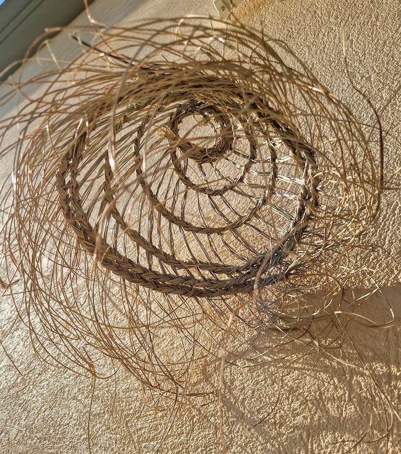 Suspension conique ajourée en feuilles de palmier