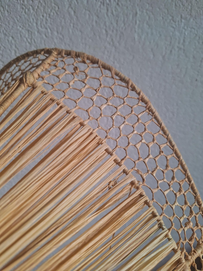 Suspension en raphia ajourée tressé à la main – Abat-jour organique en fibres naturelles