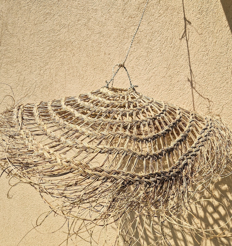 Suspension Parasol Ajourée en Fibre Naturelle