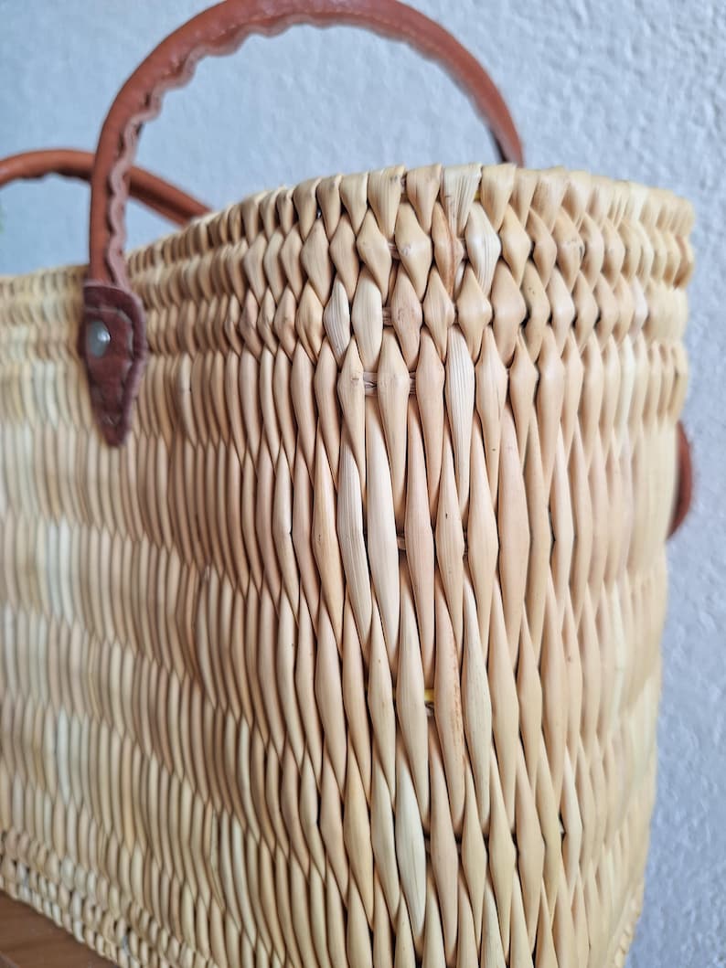 Grand panier en jonc et cuir