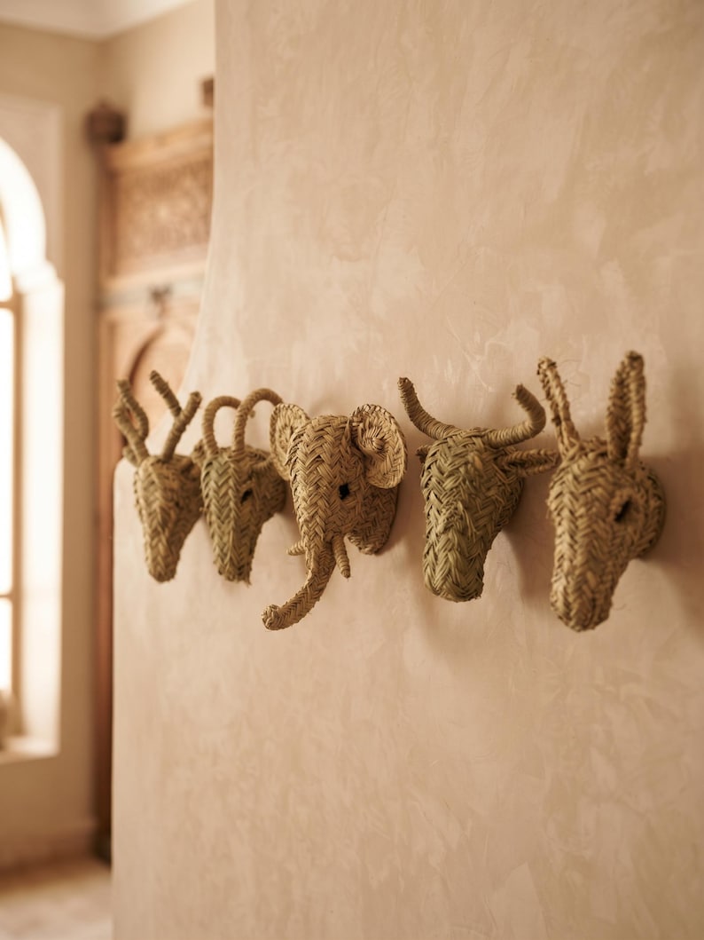 Set de 5 têtes d’animaux en paille