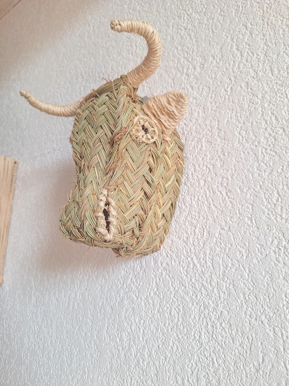 Trophée Mural Tête de Taureau en Paille Tressée