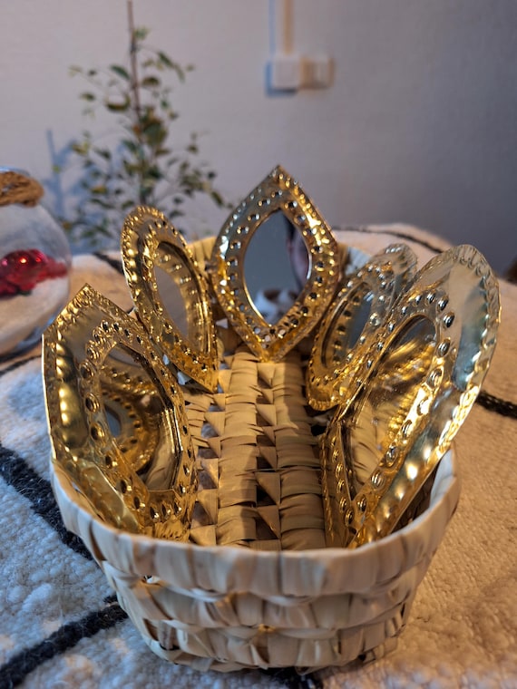 Lot de petits miroirs artisanaux marocains dorés