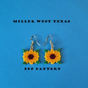 Op de afbeelding: Een paar geperst  zonnebloem oorbellen met groene bladeren. De oorbellen zijn op een blauwe achtergrond met de tekst "MILLER WEST TEXAS" en "PDF PATTERN".