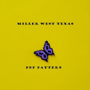 Puede incluir: Un patrón de cuentas de mariposa morado y negro, sobre un fondo amarillo. El texto "MILLER WEST TEXAS PDF PATTERN" está impreso debajo de la mariposa.