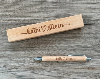Holz Kugelschreiber mit Gravur in Holzschachtel - personalisiert mit Namen - gravierte Geschenkidee zur Hochzeit Standesamt Verlobung