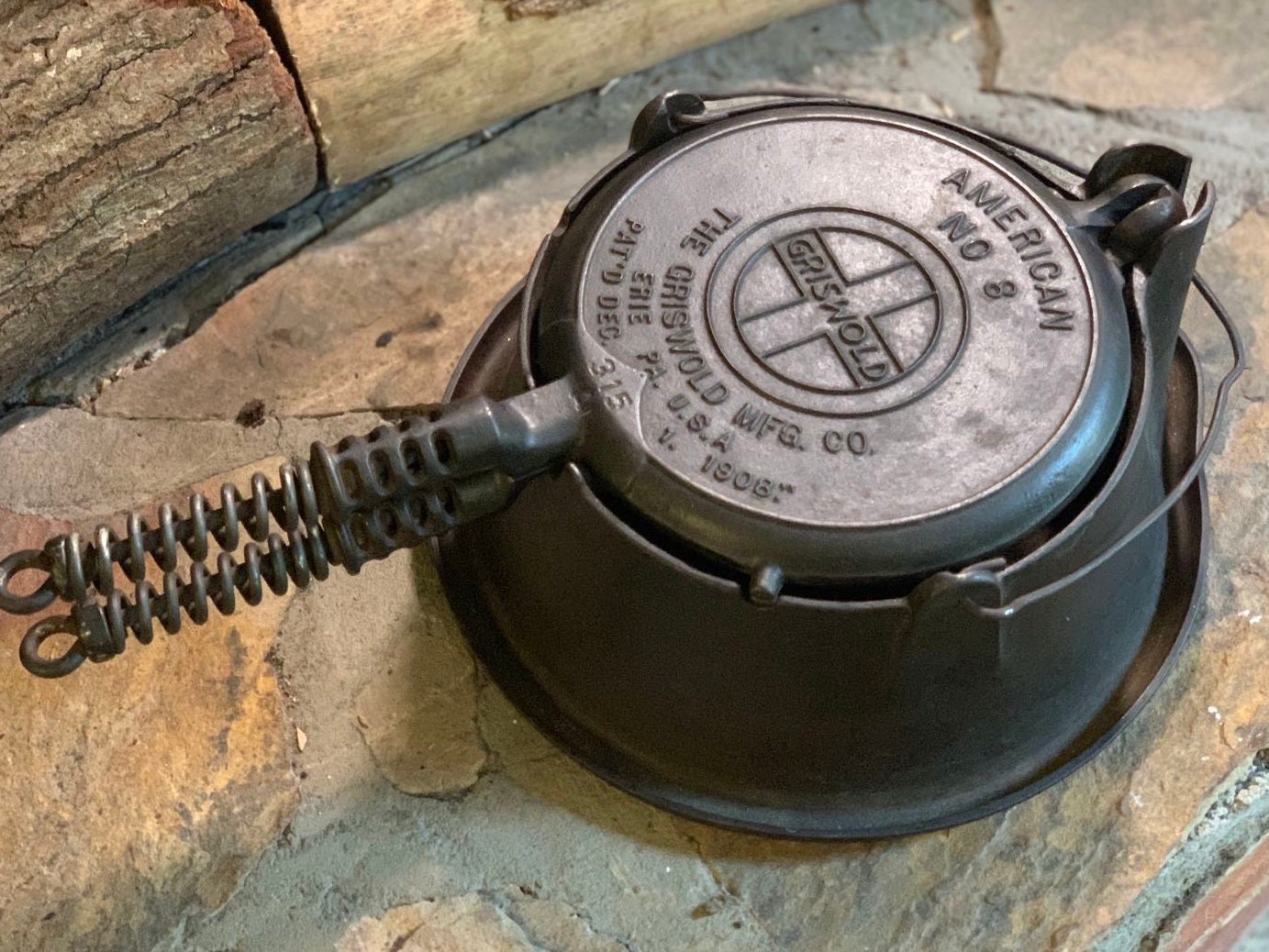 griswold waffle maker cast iron