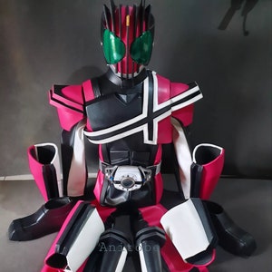 仮面ライダーシリーズのコスプレに着用可能なクウガ全形態フル 仮面ライダーシリーズのコスプレに着用可能なクウガ全形態フル