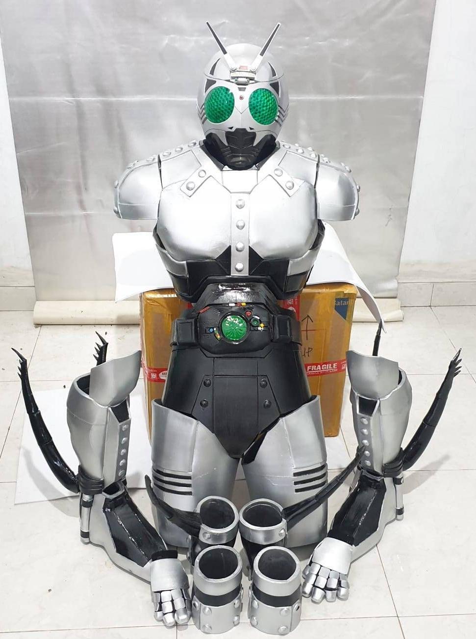 仮面ライダーシャドームーン コスプレ用マスク 着用可能 塗装完成品 おっさん用 仮面ライダー マスク製作記 ② シャドームーン編