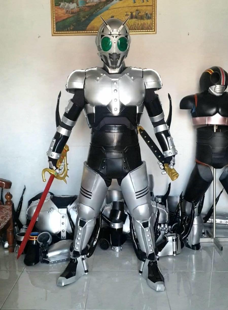 仮面ライダーシャドームーン コスプレ用マスク 着用可能 塗装完成品 おっさん用 仮面ライダー マスク製作記 ② シャドームーン編