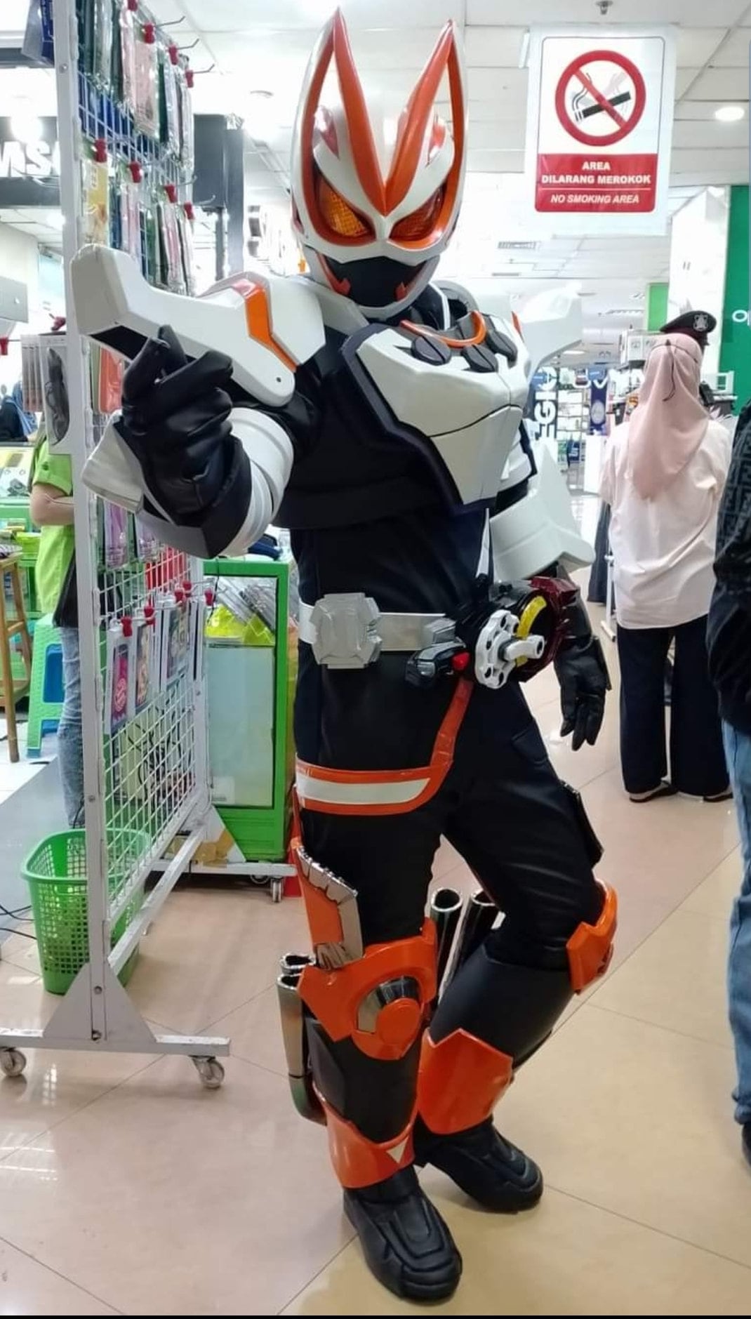 即納　仮面ライダー極狐（Geats） コスプレ用コスチューム　塗装完成品 仮面ライダーシリーズのコスプレに使えるGEATSコスチューム - Etsy 日本