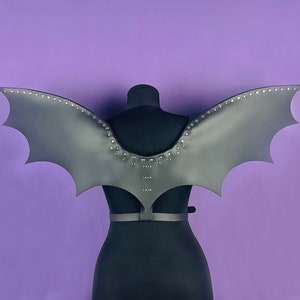Alas de murciélago de cuero - Arnés de cuero - Traje de alas de cosplay - Alas de vampiro - Alas de demonio - Alas de dragón negro - Gótico - Traje de Halloween