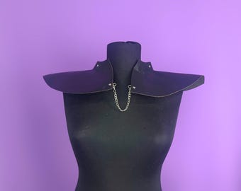 Gothic Shoulder Armor: Black Leather Epaulet with Silver Chain