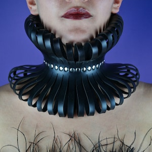 Victorian Leder Kragen - Queen Kragen - Schwarze Rüschen Kragen - Halskrause Choker - Leder Vampir Choker - Elizabethan - Halloween