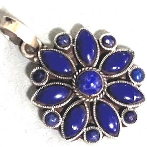 Ciondolo in argento sterling massiccio .925 fatto a mano con lapislazzuli dettagliato