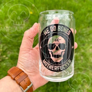La tombe verrouillée // Gédéon Neuvième -- « Nous faisons des ossements » -- 16 oz verre en forme de boîte