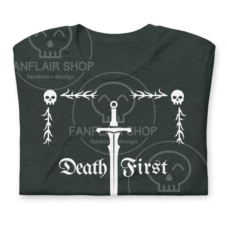 The Locked Tomb // Gideon the Ninth -- Death First to Vultures & Scavengers -- Unisex T-Shirt Bild 7