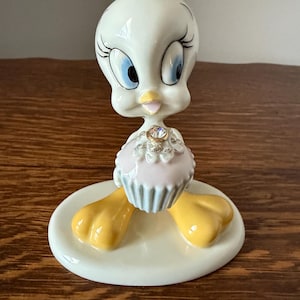 Lenox Tweety Bird April Birthstone Figurine Present from Tweety &quot;Diamond&quot; Crystal