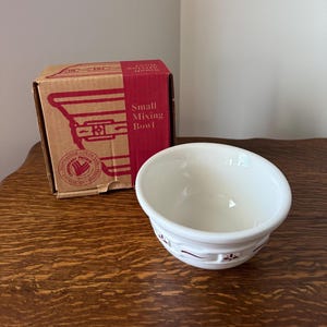 Longaberger Pottery Woven Traditions Classic Red Small Mixing Bowl W/Original Box