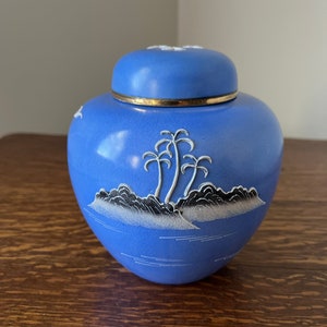Vintage Japanese Moriyama Moru-Machi Porcelain Ginger Jar - Palm Tree and South Pacific Water Scene