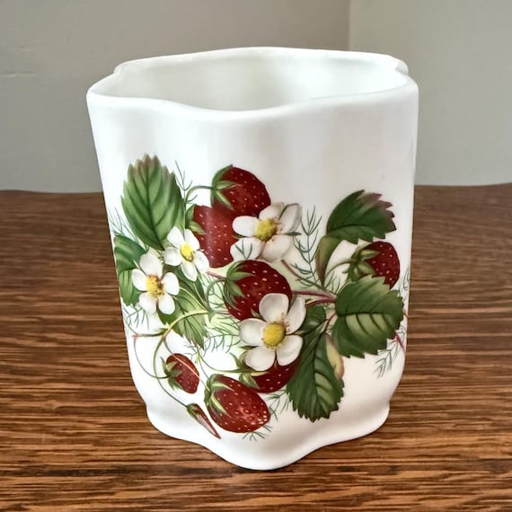 Hammersley Strawberry Ripe Fine Bone China Vintage Strawberry Floral Vase or Office Supply Holder, Made in England