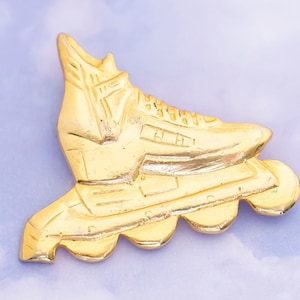 Vintage Art deco Gold Tone Roller Skate Shoes Brooch - S15