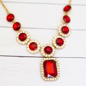 18 inch, Vintage Blood Red Gems Colorless Rhinestones Gold Tone Bib Necklace - S28
