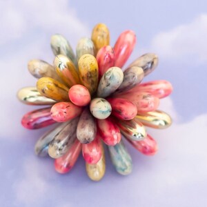 Vintage Art Deco Multicolor Chrysanthemum Flower Design Brooch - S14