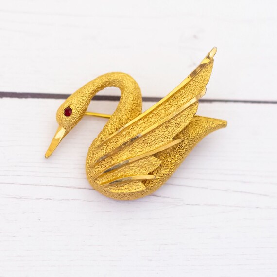Vintage Elegant Swan Gold Tone Brooch by BSK - S36