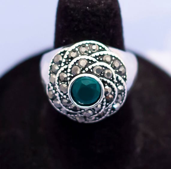 Vintage Victorian Floral Detail Ring - S13 - image 1