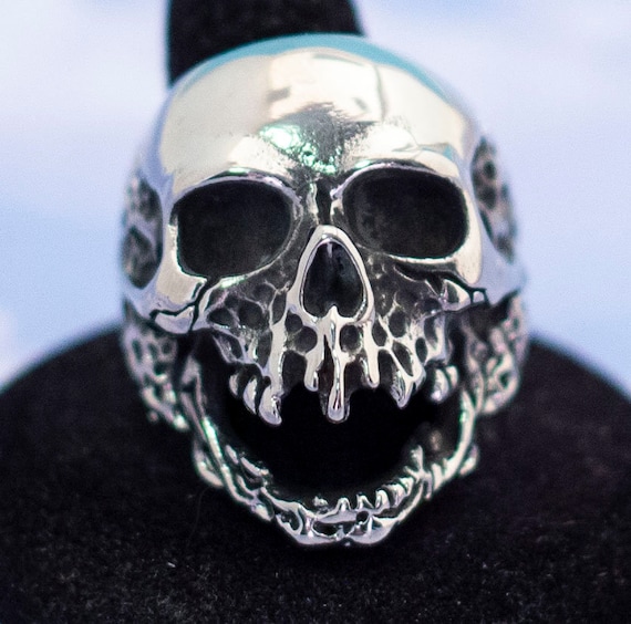 Vintage Gothic Silver Skull Biker Bones Ring - S22 - image 2