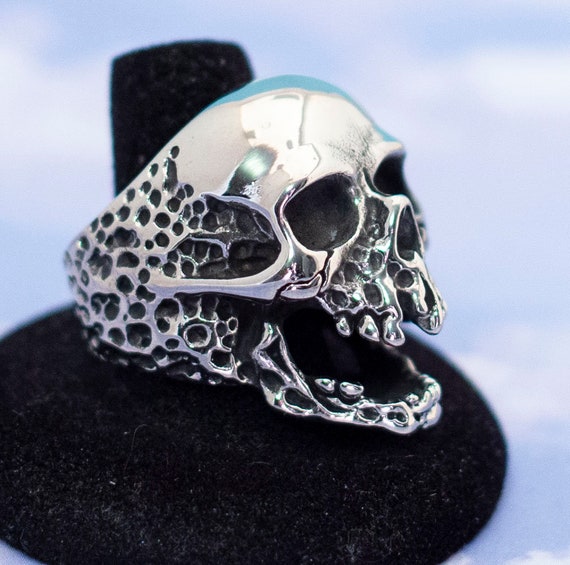 Vintage Gothic Silver Skull Biker Bones Ring - S22 - image 3